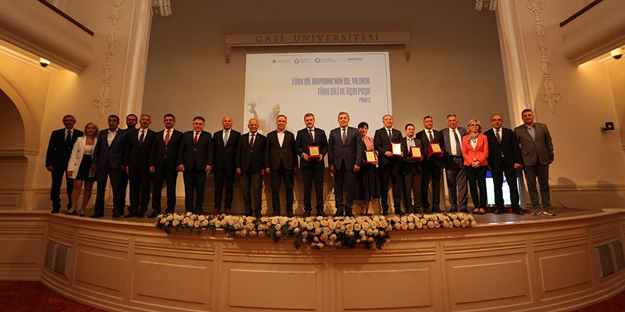 Kırşehirli Eğitimciler Derneği ve Gazi Üniversitesi Türk Dili Bayramını 