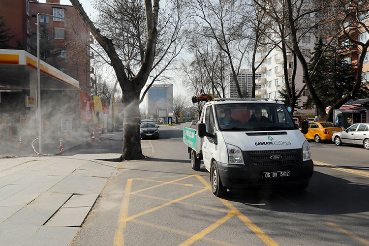 2020_04_02_veteriner_sokak-otobus-duragi-ilaclama-bahcelievler-(34).jpg