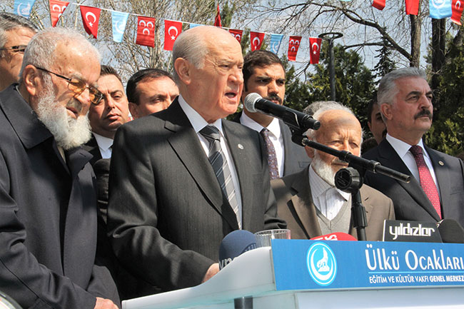 bahceli-mezar.jpg